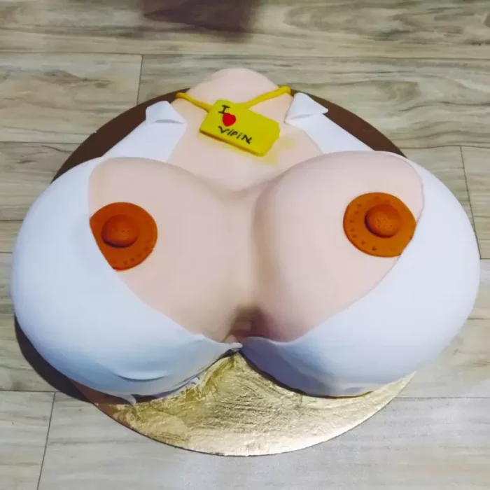 lusty-temptress-boob-cake-from-ivan-bakers-delhi-ncr